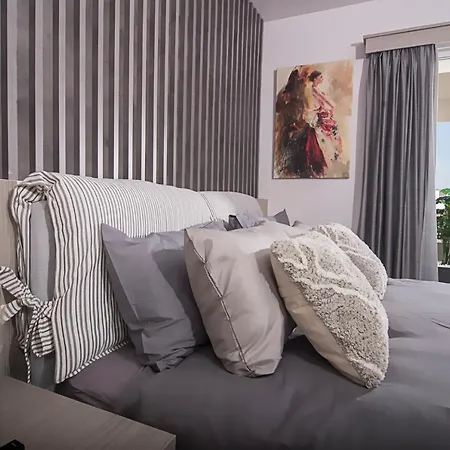 Urban Chic Luxury At The Center Apartamento