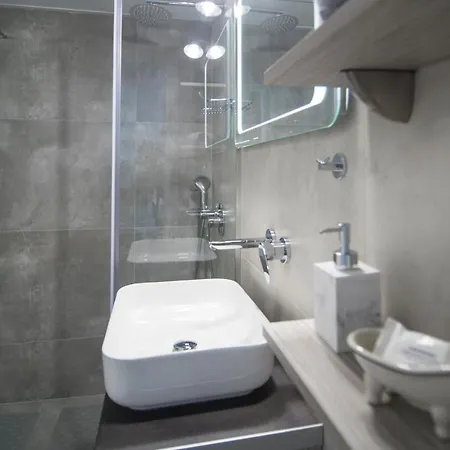 Urban Chic Luxury At The Center *