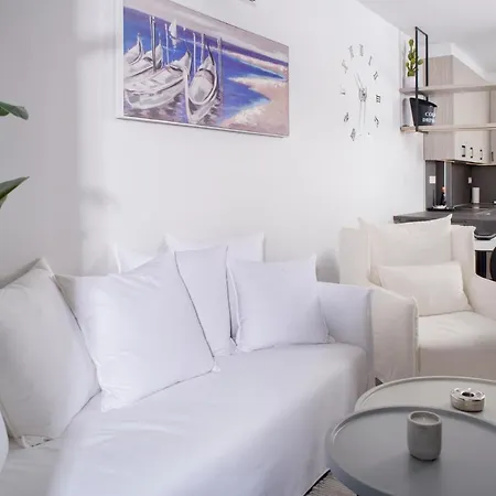 Urban Chic Luxury At The Center * Kalamata