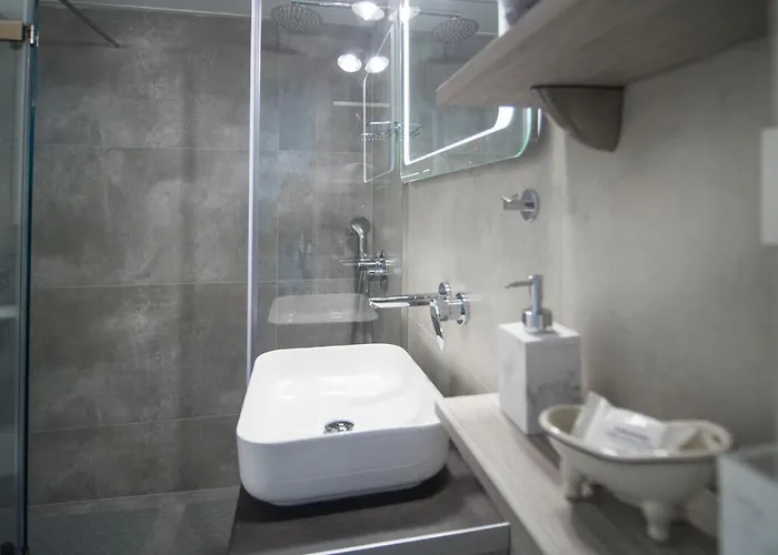 Urban Chic Luxury At The Center *